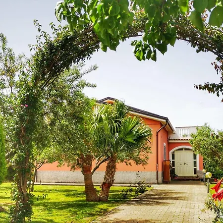 Papa House Santa Domenica Talao